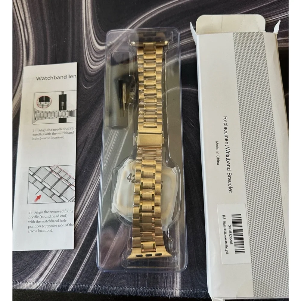 NWT Gold metal 45 mm Apple Watch band and face cover